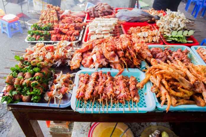 Food-poisoning-street-food-2