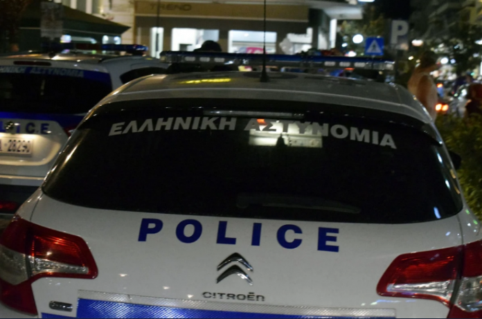 Screenshot_2021-04-04 Έφτυσε αστυνομικούς που της έκοβαν πρόστιμο για μάσκα